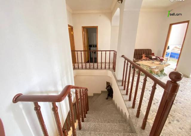 Երեք հարկանի քարե տուն Բատիկյան փողոցում Մալաթիա Սեբաստիայում, 370 քմ, 2 սանհանգույց