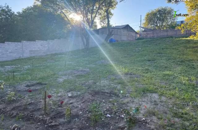 Հողատարածք բնակելի շինությունների համար Ձորաղբյուրում, 1100 ք.մ.