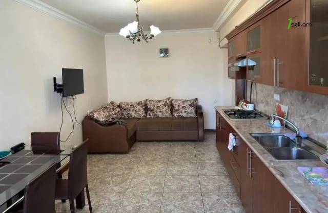 2 սենյականոց բնակարան Եզնիկ Կողբացու փողոցում, 56 ք.մ., 5/9 հարկ, կապիտալ վերանորոգված