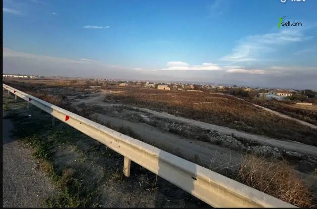 Հողատարածք արդյունաբերական օգտագործման, Արտաշատի խճուղի Արևաբույրում, 20,000 ք.մ.