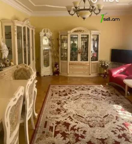Չորս հարկանի քարե տուն, Kond District կենտրոնում, 450 ք.մ., 3+ սանհանգույց, կապիտալ վերանորոգված
