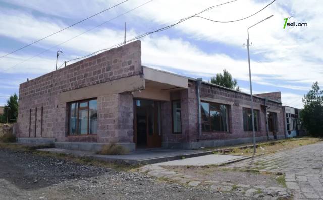 Առևտրային տարածք Արթիկում, 800 քմ