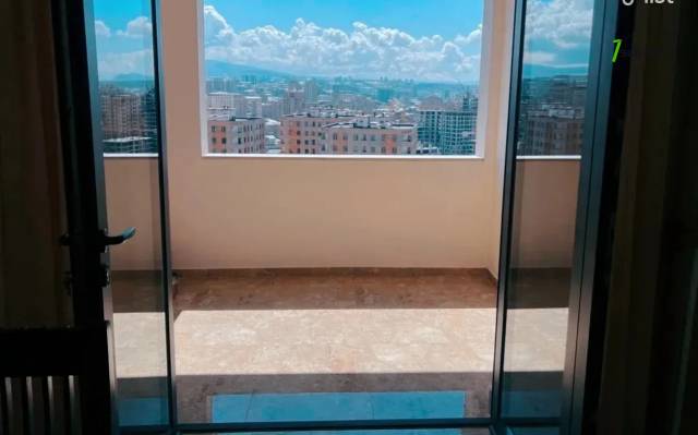 3 սենյականոց բնակարան նորակառույց շենքում Գրիբոյեդով փողոցում, 70 քմ, նախավերջին հարկ