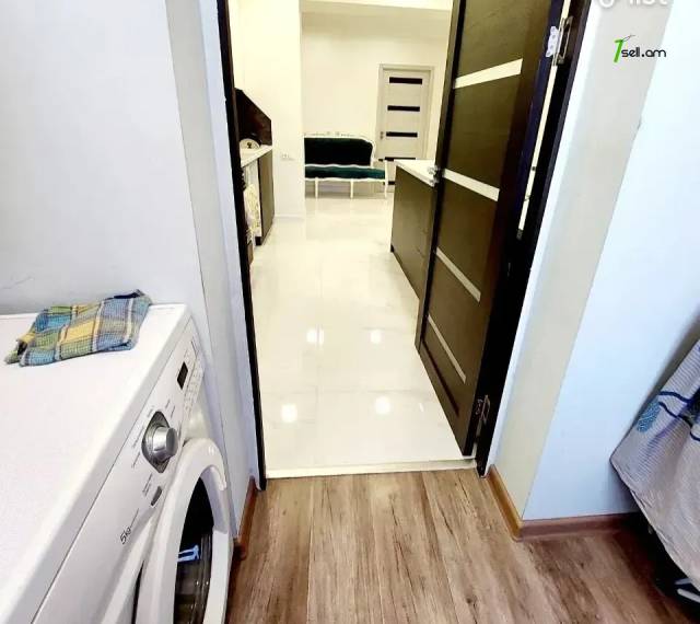 4 սենյականոց բնակարան Գուսան Շերամի փողոցում, 90 ք.մ., 2 սանհանգույց, դիզայներական ոճով վերանորոգված