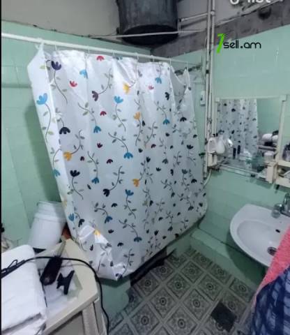 4 սենյականոց բնակարան Արաբկիրում, 88 ք.մ., 2 սանհանգույց, նախավերջին հարկ, մասնակի վերանորոգում