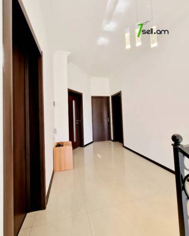 Երկու հարկանի քարե տուն Բագրևանդի փողոցում Նոր Նորքում, 600 ք.մ., 3+ սանհանգույց