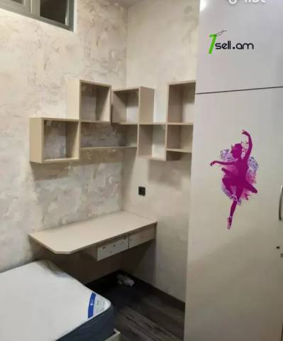 3 սենյականոց բնակարան նորակառույց շենքում, Ծիծեռնակաբերդի խճուղի, 84 ք.մ., բարձր առաստաղներ