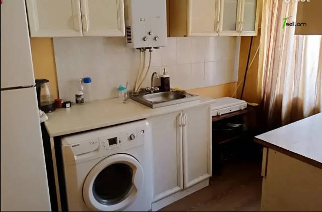 Երկու հարկանի քարե տուն Նոր Արեշի 35-րդ փողոցում Էրեբունիում, 124 քմ, կապիտալ վերանորոգված