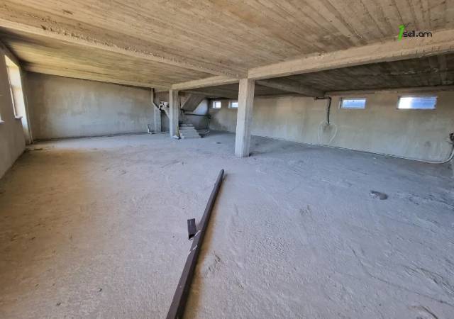 Բազմաֆունկցիոնալ գույք կենտրոնում, 250 ք.մ.