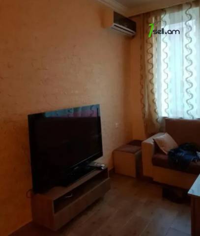 2 սենյականոց բնակարան Լենինգրադյան փողոցում, 50 քմ, 2/6 հարկ, կապիտալ վերանորոգված, քարե շենք