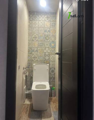 3 սենյականոց բնակարան, Ավան-Առինջ 1-ին միկրոշրջան, 84 քմ, 6/9 հարկ, դիզայներական ոճով վերանորոգված