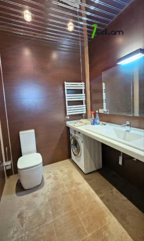 Երկու հարկանի քարե տուն Հայրիկ Մուրադյան փողոցում Արաբկիրում, 460 քմ, 3+ սանհանգույց