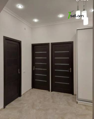 3 սենյականոց բնակարան նորակառույց շենքում Նիկողայոս Ադոնցի փողոցում, 75 ք.մ., 2 սանհանգույց