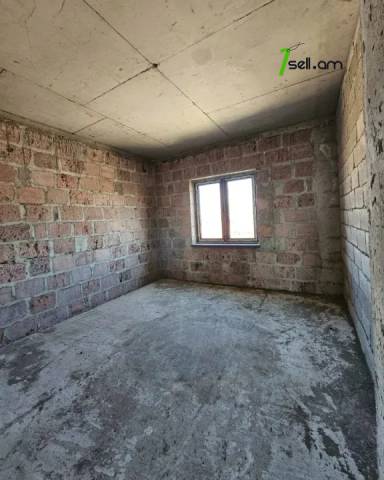 Երկու հարկանի տուն, Դավթաշեն 1-ին թաղամաս Դավիթաշենում, 500 ք.մ., 2 սանհանգույց