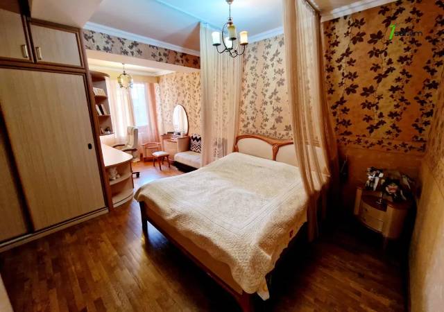 Ընդարձակ 5 սենյականոց բնակարան նորակառույց շենքում Այգեձորի փողոցում, 300 ք.մ., 3+ սանհանգույց