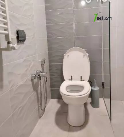 2 սենյականոց բնակարան նորակառույց շենքում Եկմալյան փողոցում, 47 ք.մ., բարձր առաստաղներ