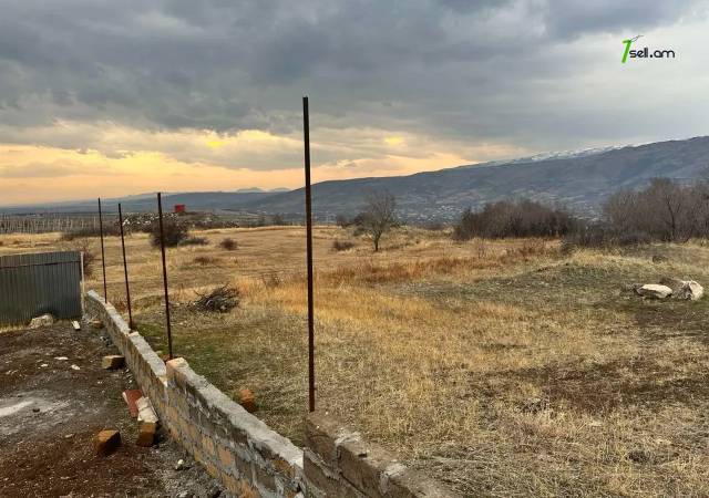 Հողատարածք բնակելի շինությունների համար 5-րդ փողոցում Արագածոտնում, 1000 ք.մ.