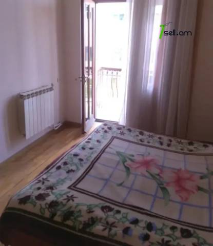 2 սենյականոց բնակարան Նալբանդյան փողոցում, 50 քմ, նախավերջին հարկ, բարձր առաստաղներ