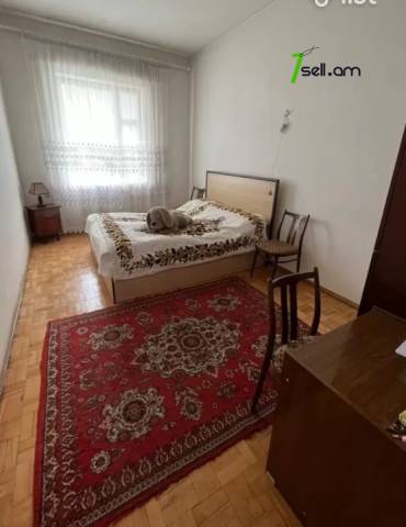 Երեք հարկանի տուն Պարույր Սևակ թաղամասի 1-ին փողոցում Ավանում, 350 ք.մ., եվրովերանորոգված