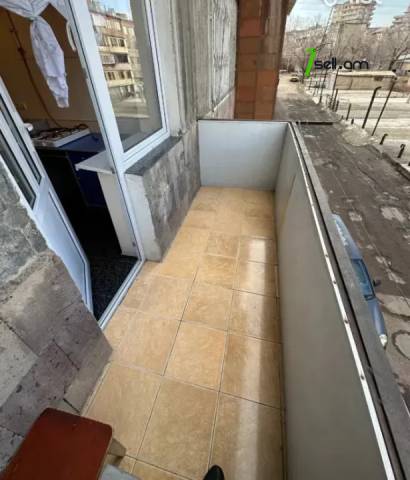 1 սենյականոց բնակարան Աշոտ Հովհաննիսյանի փողոցում, 34 ք.մ., 2/5 հարկ, կապիտալ վերանորոգված