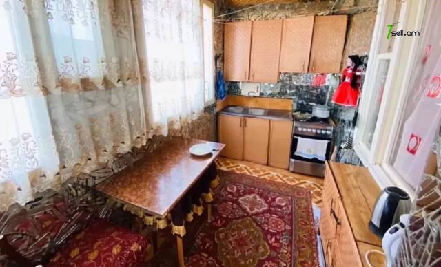 2 սենյականոց բնակարան Սոսեի փողոցում, 70 ք.մ., 2 սանհանգույց, մի քանի պատշգամբ, 9/14 հարկ