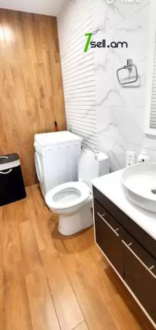 4 սենյականոց բնակարան Սարյանի փողոցում, 93 ք.մ., 6/8 հարկ, 2 սանհանգույց, եվրովերանորոգված