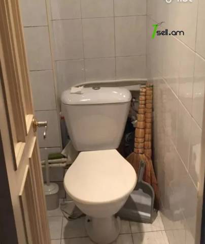 3 սենյականոց բնակարան Դրոյի փողոցում, 77 ք.մ., նախավերջին հարկ, բարձր առաստաղներ