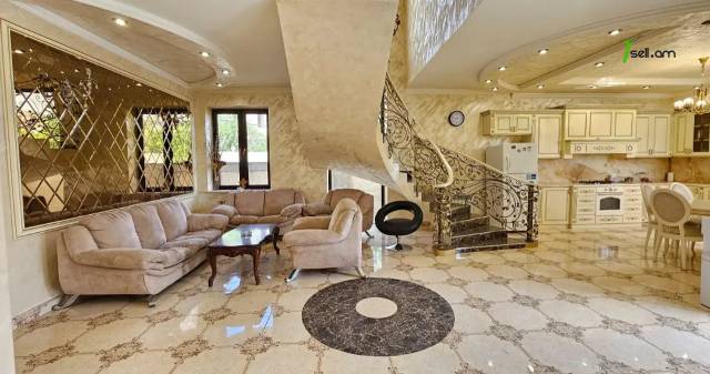 Երկու հարկանի քարե տուն, Արմենակ Արմենակյան անցուղի Նորք Մարաշում, 1800 քմ, 3+ սանհանգույց