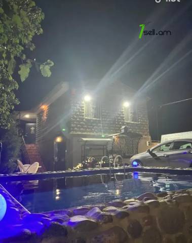 Երկու հարկանի քարե տուն 1-ին փողոցում Նուռնուսում, 120 ք.մ., 2 սանհանգույց, կապիտալ վերանորոգված