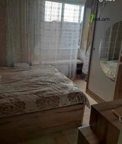 4 սենյականոց բնակարան, Իսահակյան թաղամաս, 88 ք.մ., նախավերջին հարկ, կոսմետիկ վերանորոգում