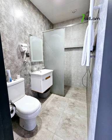 Մեկ հարկանի քարե տուն 33-րդ փողոցում Զովունիում, 240 քմ, կապիտալ վերանորոգված