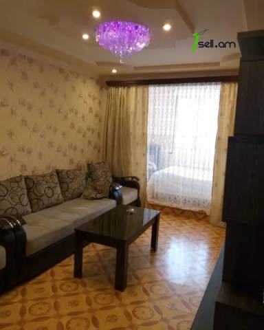 2 սենյականոց բնակարան, Lyuksemburg Street, 62 ք.մ., 1/4 հարկ, կապիտալ վերանորոգված, քարե շենք