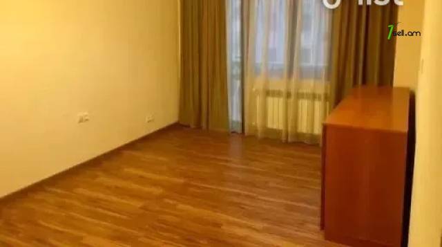 4 սենյականոց բնակարան նորակառույց շենքում Նիկողայոս Ադոնցի փողոցում, 120 ք.մ., 4/8 հարկ