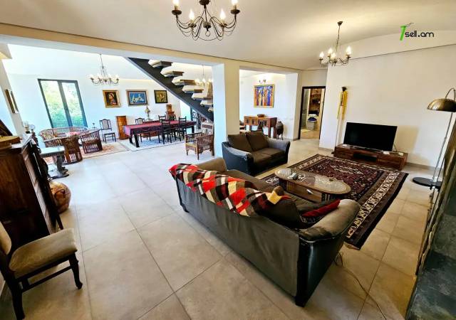 Երկու հարկանի տուն Մուշ 10-րդ փողոցում Քասախում, 1560 քմ, 3+ սանհանգույց, կապիտալ վերանորոգված