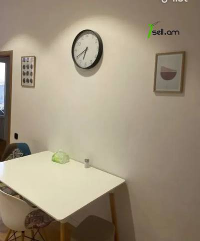 2 սենյականոց բնակարան նորակառույց շենքում Շինարարների փողոցում, 43 ք.մ., բարձր առաստաղներ