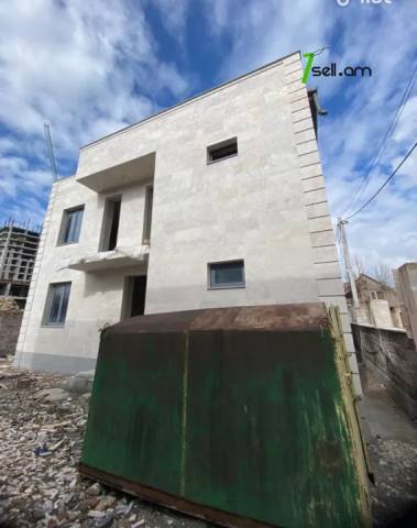 Երկու հարկանի տուն Պարույր Սևակ թաղամասի 1-ին փողոցում Առինջում, 180 քմ, 2 սանհանգույց