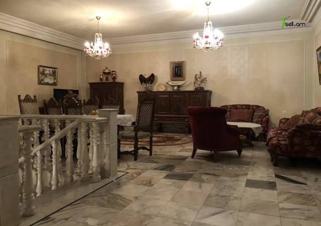 Երեք հարկանի քարե տուն Այասի փողոցում կենտրոնում, 200 ք.մ., 3+ սանհանգույց, կապիտալ վերանորոգված