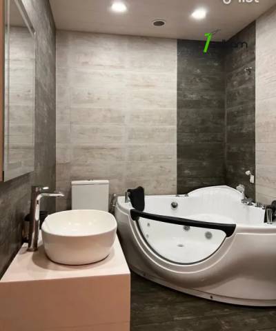 3 սենյականոց բնակարան նորակառույց շենքում Ֆուչիկի փողոցում, 83 քմ, նախավերջին հարկ, բարձր առաստաղներ