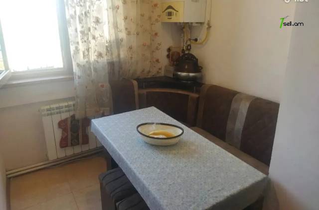 4 սենյականոց բնակարան Զաքարիա Քանաքեռցու փողոցում, 80 ք.մ., նախավերջին հարկ, կապիտալ վերանորոգված