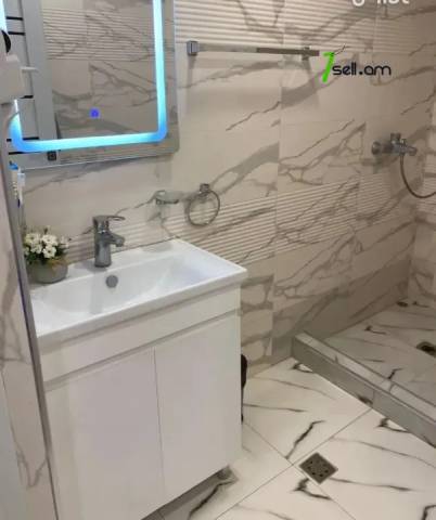 2 սենյականոց բնակարան նորակառույց շենքում Չեխովի փողոցում, 54 քմ, նախավերջին հարկ, բարձր առաստաղներ