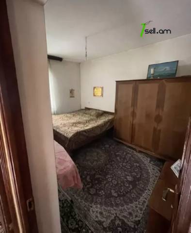 Երկու հարկանի քարե տուն Աջափնյակում, 350 ք.մ., 2 սանհանգույց, եվրովերանորոգված