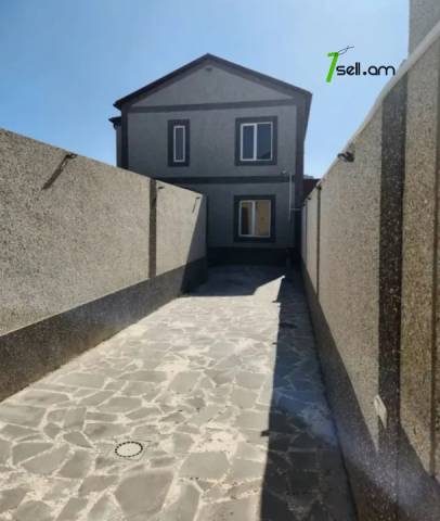 Երկու հարկանի քարե տուն Պարույր Սևակի փողոցում Ավանում, 640 ք.մ., 2 սանհանգույց