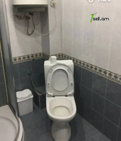 2 սենյականոց բնակարան Տերյան փողոցում, 50 ք.մ., բարձր առաստաղներ, 2/5 հարկ, կապիտալ վերանորոգված