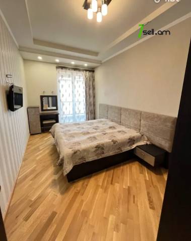 3 սենյականոց բնակարան նորակառույց շենքում Հրաչյա Ներսիսյան փողոցում, 115 քմ, 2 սանհանգույց