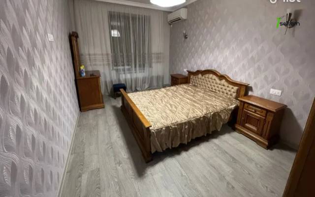 3 սենյականոց բնակարան Չարենցի փողոցում, 75 ք.մ., բարձր առաստաղներ, 2/5 հարկ