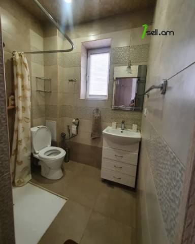 Երկու հարկանի քարե տուն Պարույր Սևակի փողոցում Ավանում, 640 ք.մ., 2 սանհանգույց