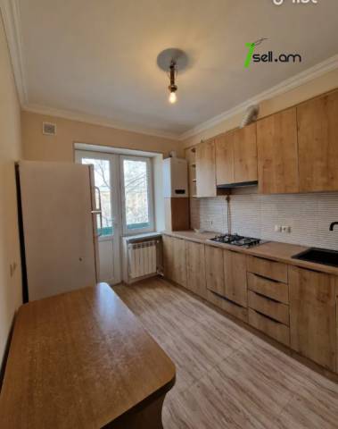 2 սենյականոց բնակարան Ազատության պողոտայում, 64 քմ, նախավերջին հարկ, եվրովերանորոգված, քարե շենք