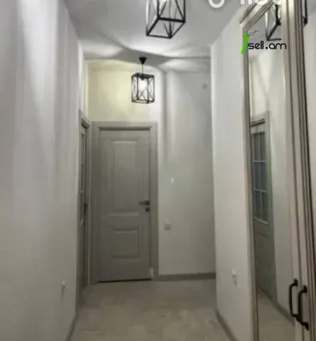 2 սենյականոց բնակարան Սարյանի փողոցում, 75 ք.մ., բարձր առաստաղներ, 2/5 հարկ, եվրովերանորոգված