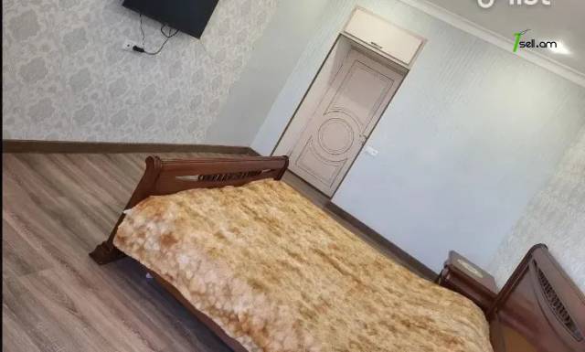 5 սենյականոց բնակարան Կոմիտասի պողոտայում, 72 ք.մ., նախավերջին հարկ, կապիտալ վերանորոգված, քարե շենք