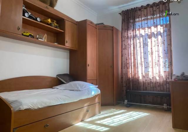 4 սենյականոց բնակարան Հովհաննես Թումանյանի փողոցում, 148 ք.մ., բարձր առաստաղներ